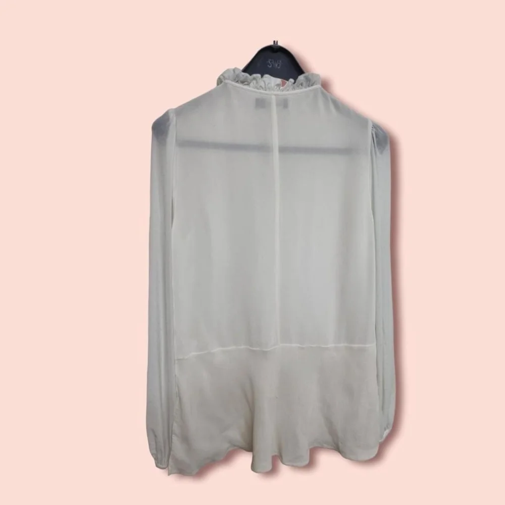 Me + em cream silk blouseUk 12Spotted chiffon sleeve. - Picture 2 of 5